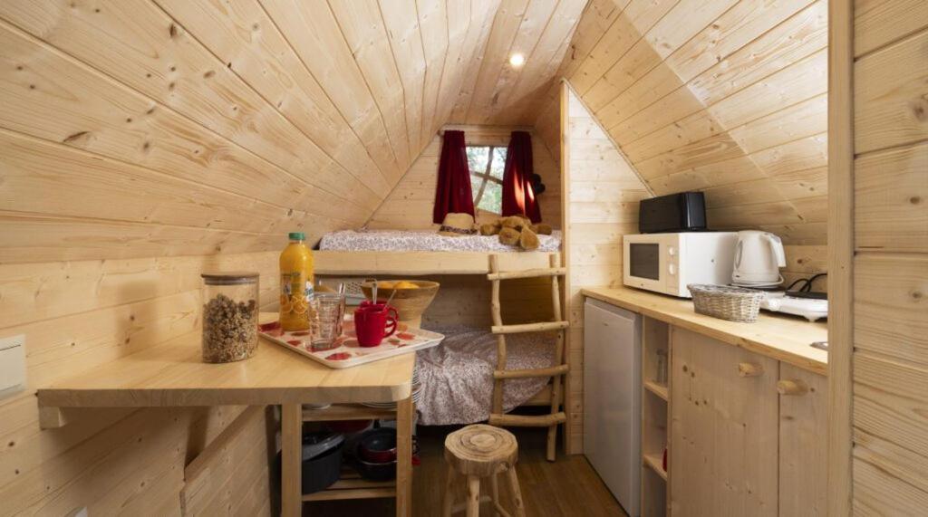 Camping Ushuaia Villages Au Bois Joli Andryes Esterno foto
