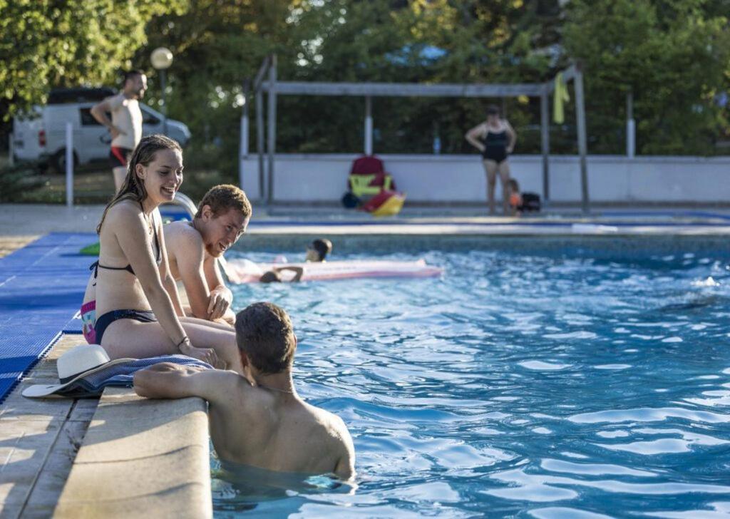 Camping Ushuaia Villages Au Bois Joli Andryes Esterno foto