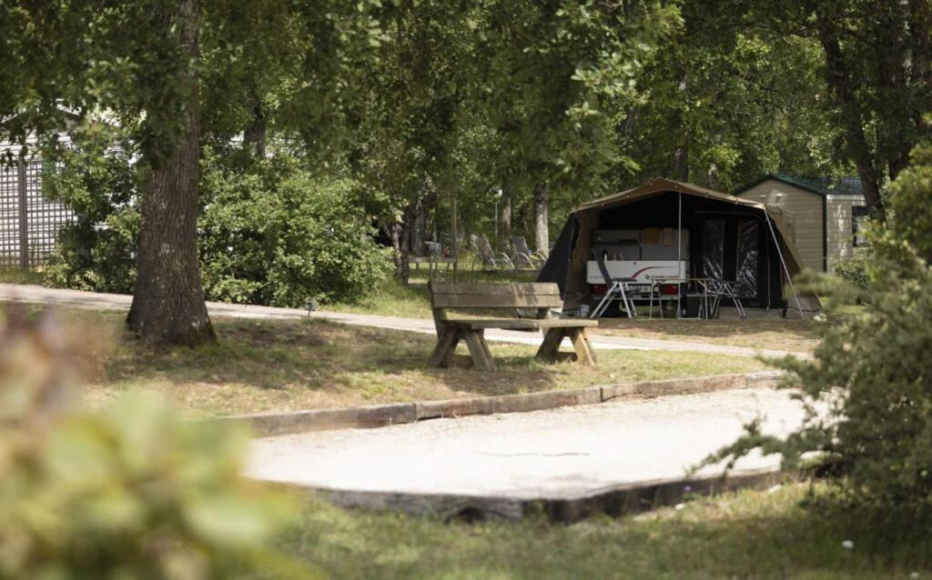 Camping Ushuaia Villages Au Bois Joli Andryes Esterno foto