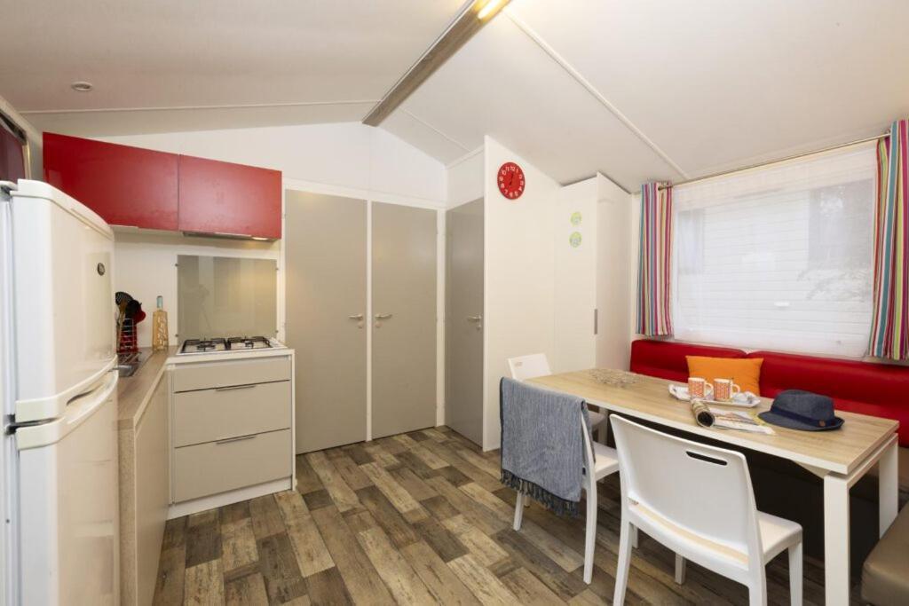 Camping Ushuaia Villages Au Bois Joli Andryes Esterno foto